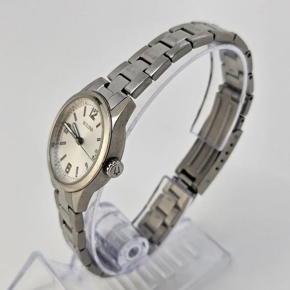 Bulova Women's Watch 28MM Gray Dial Bracelet‎ Band 7.5